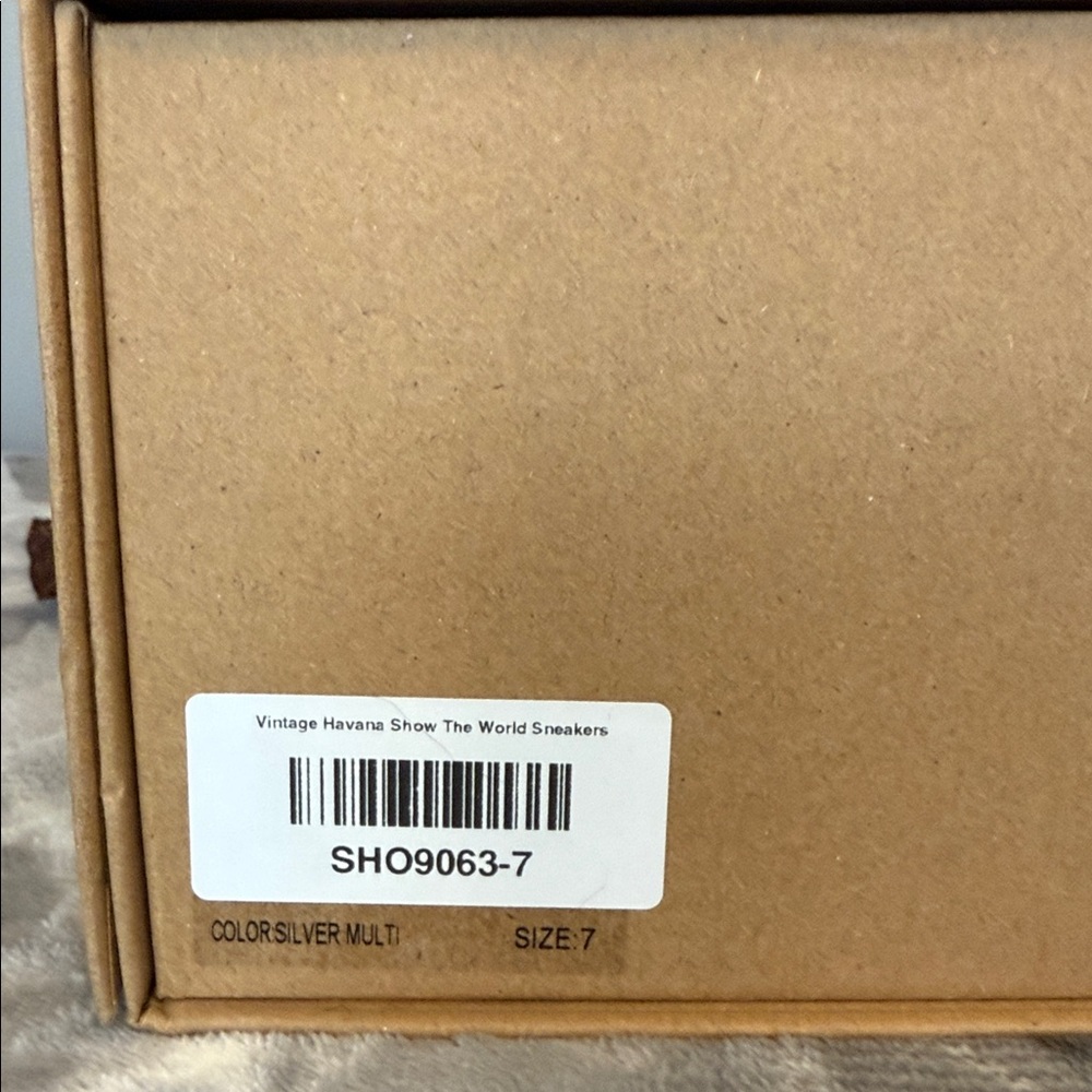 Vintage Havana Cream and Pink Sneakers - Picture 7 of 7